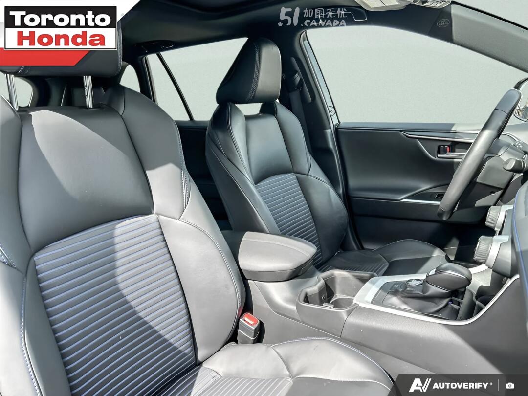 2022 Toyota RAV 4 view 6