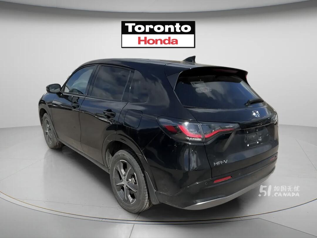 2024 Honda HR-V view 4