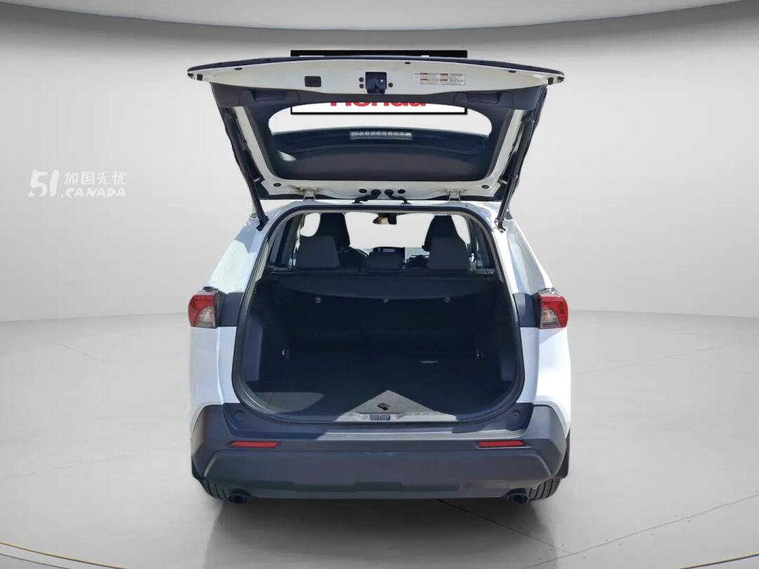2023 Toyota RAV 4 view 9