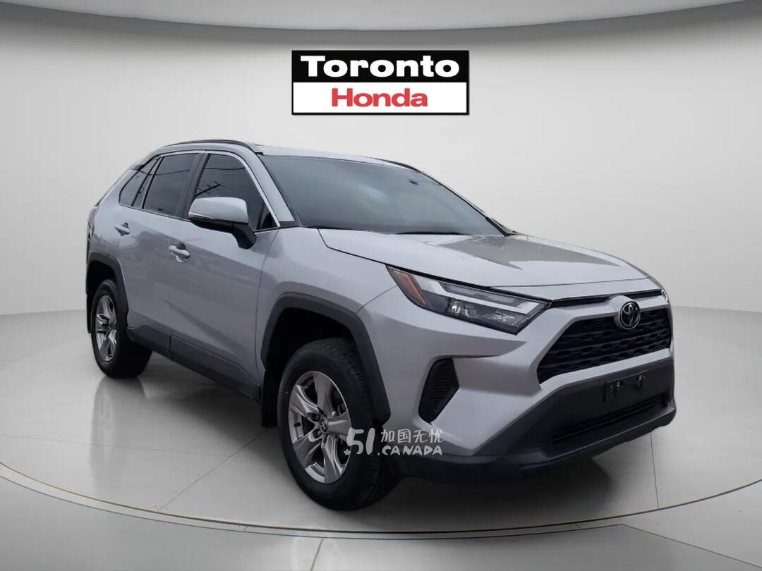 2025 Toyota RAV 4 view 1