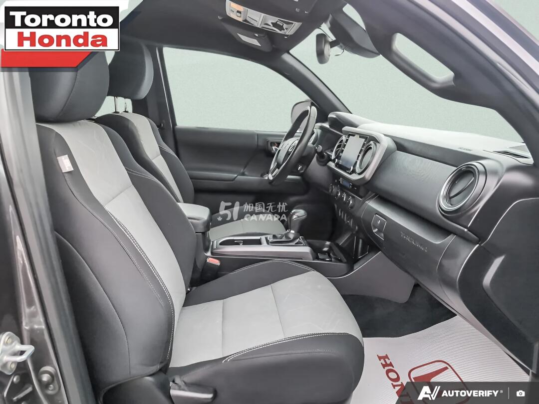 2023 Toyota Tacoma view 5