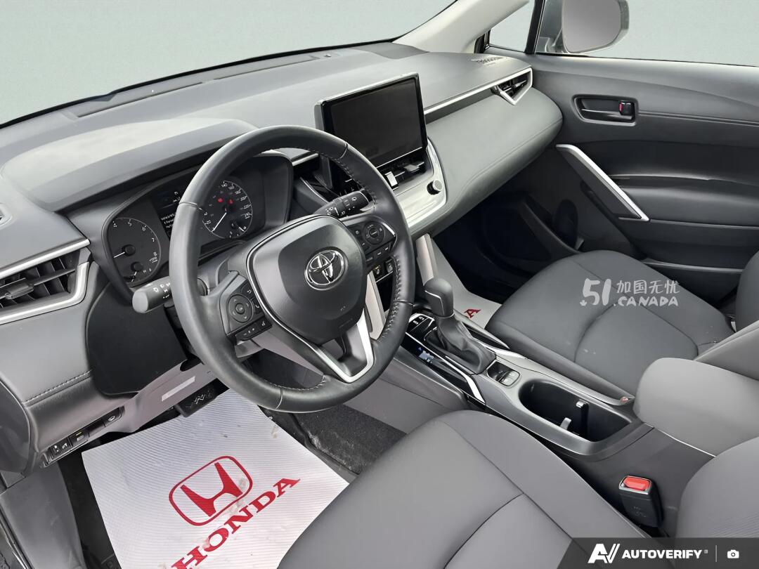 2025 Toyota Corolla view 6