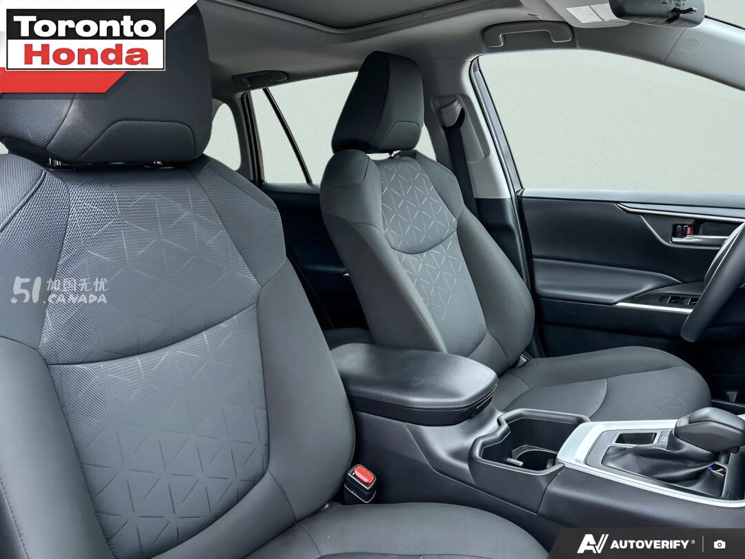 2025 Toyota RAV 4 view 7