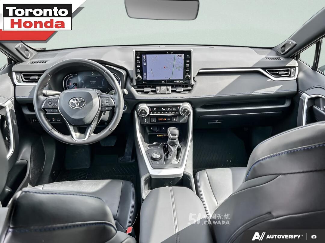 2022 Toyota RAV 4 view 5