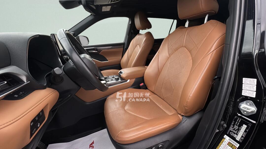2023 Toyota Highlander view 6