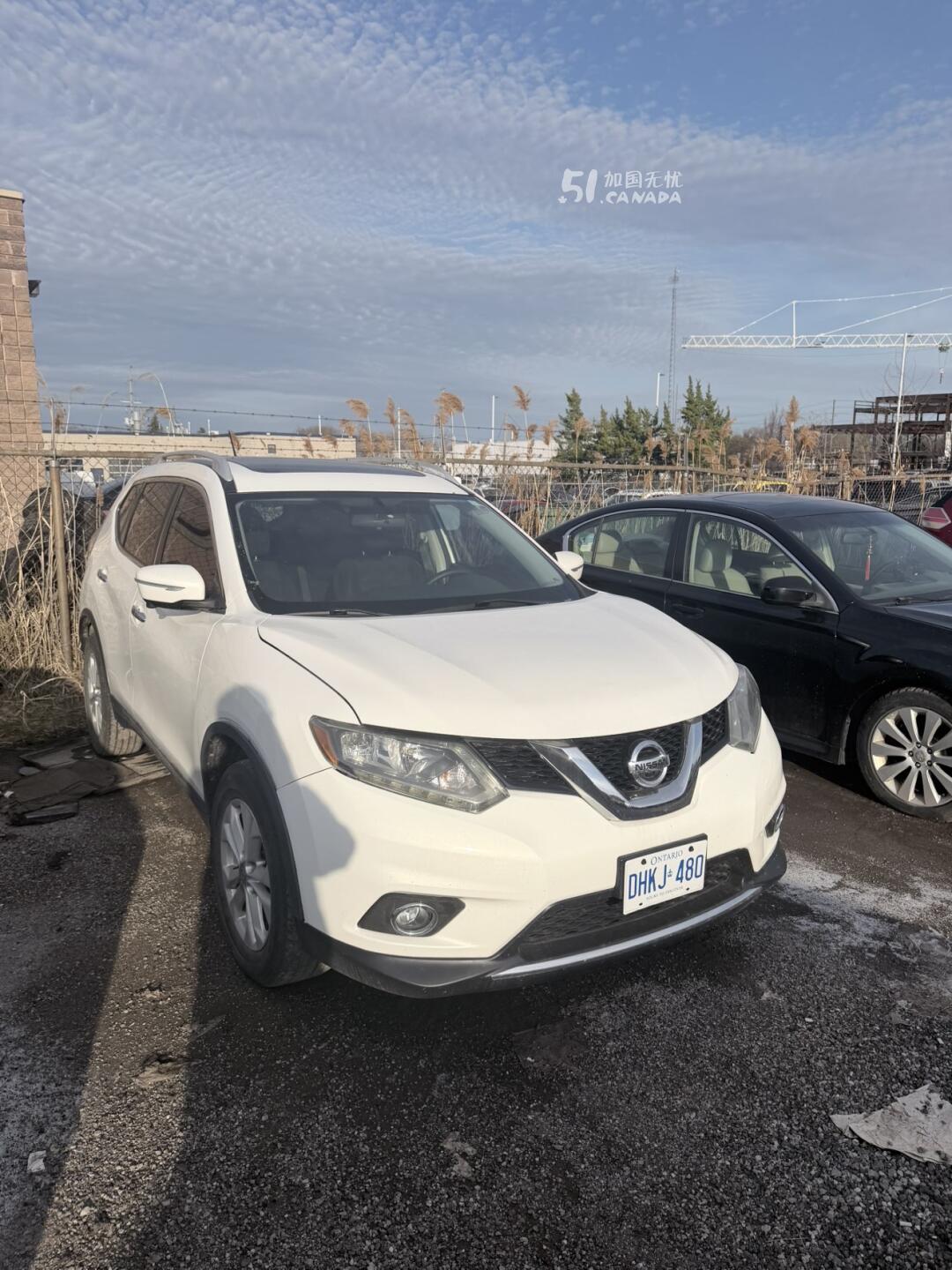 2014 Nissan Rogue view 2