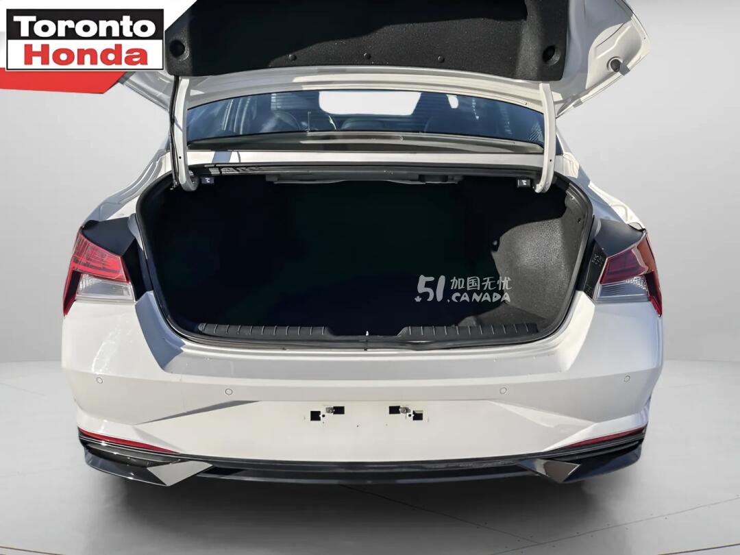 2022 Hyundai Elantra view 10