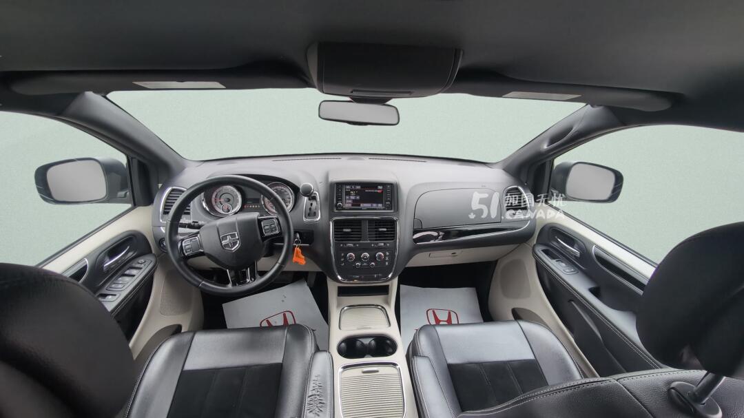 2016 Dodge Grand Caravan view 6