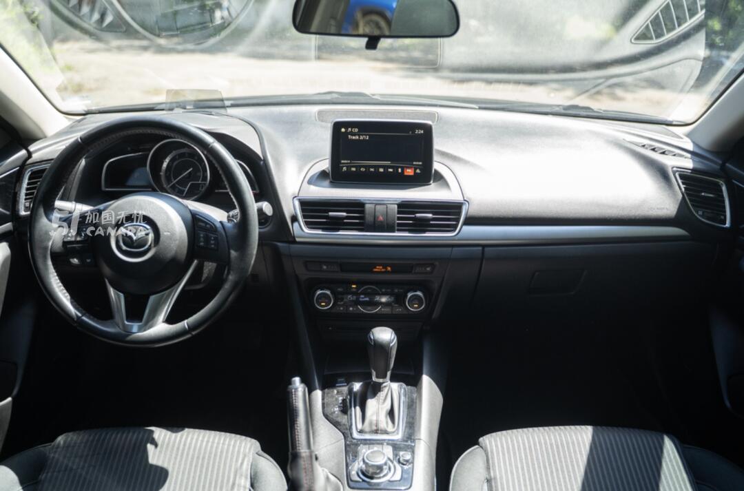 2014 Mazda 3 view 9
