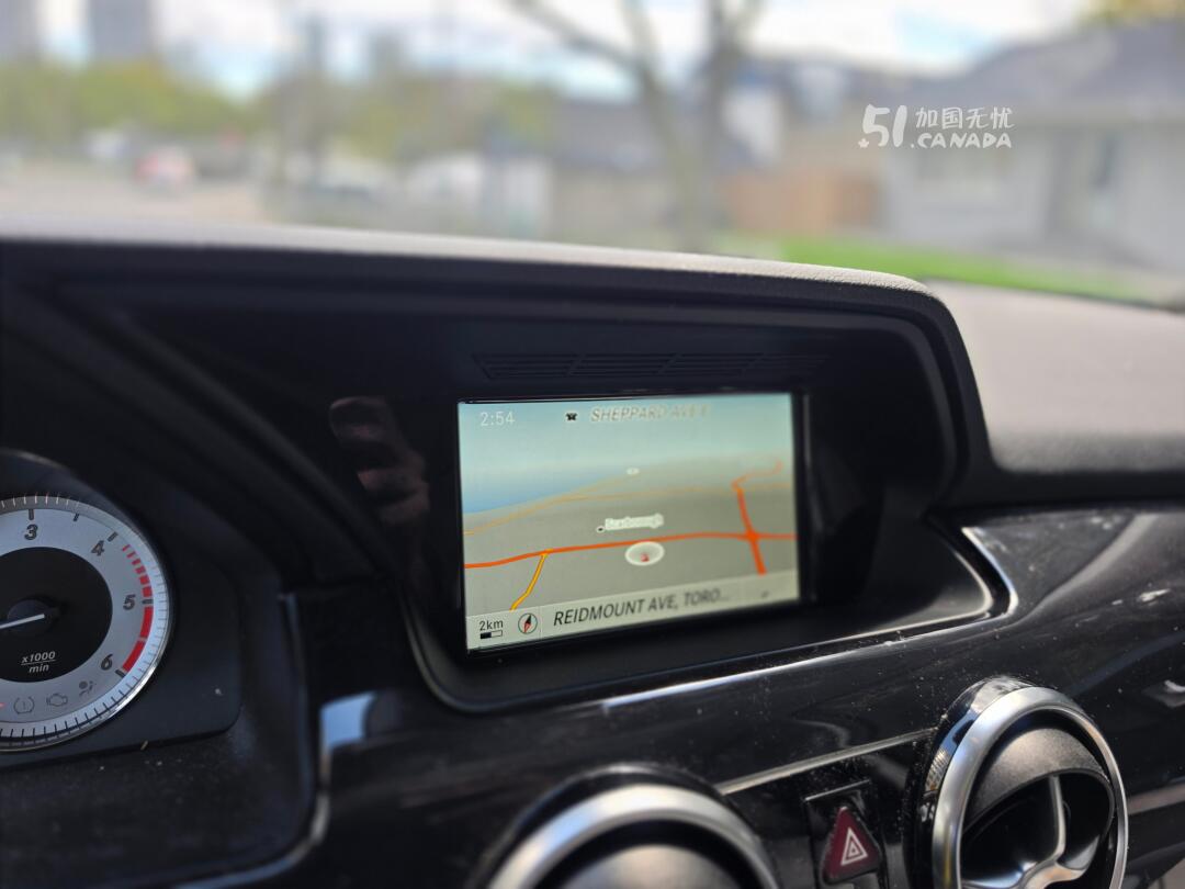 2014 Mercedes-Benz GLK view 9