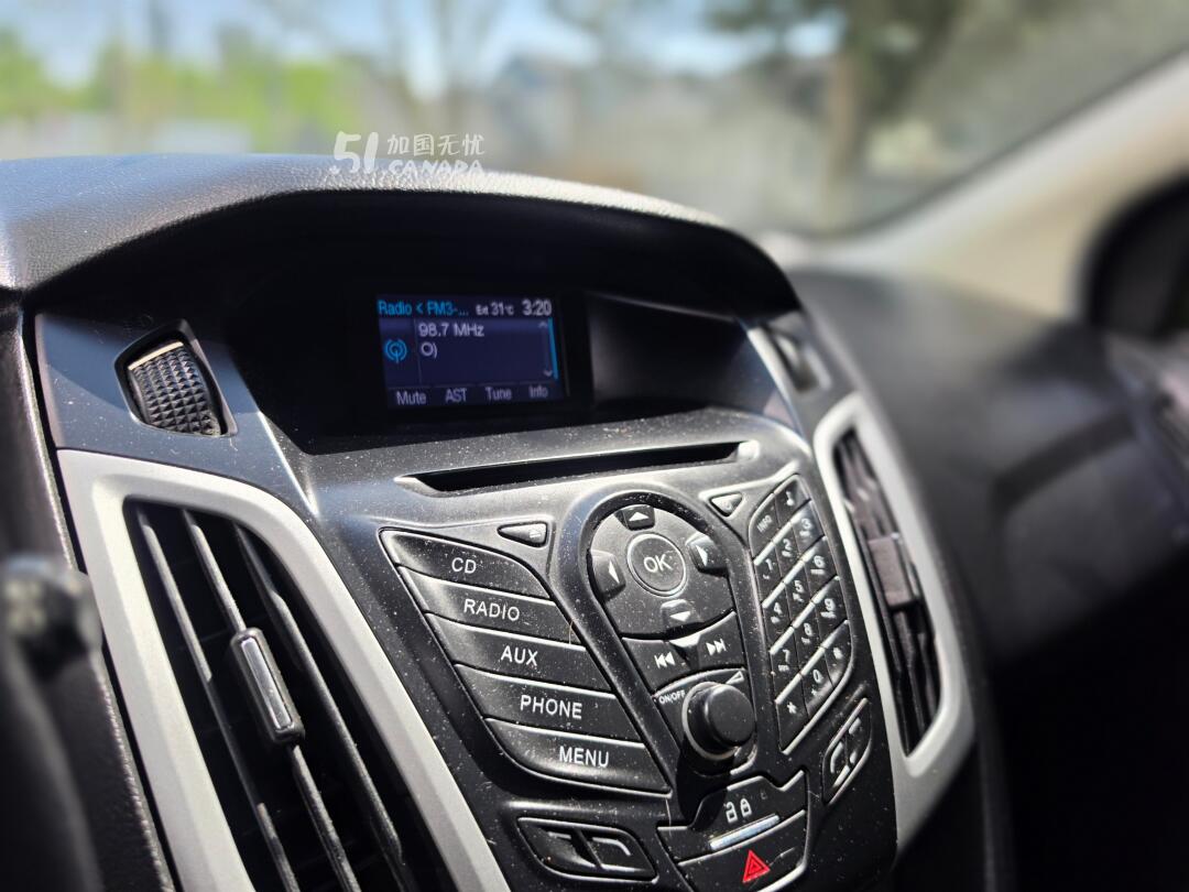 2013 Ford Focus view 8