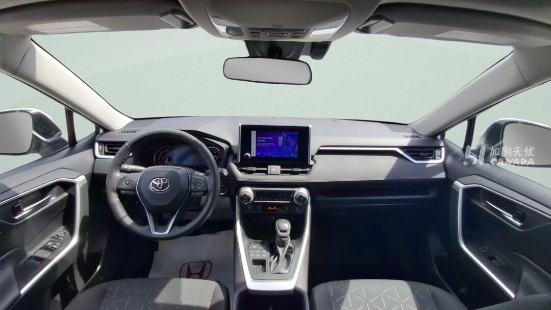 2023 Toyota RAV 4 view 5