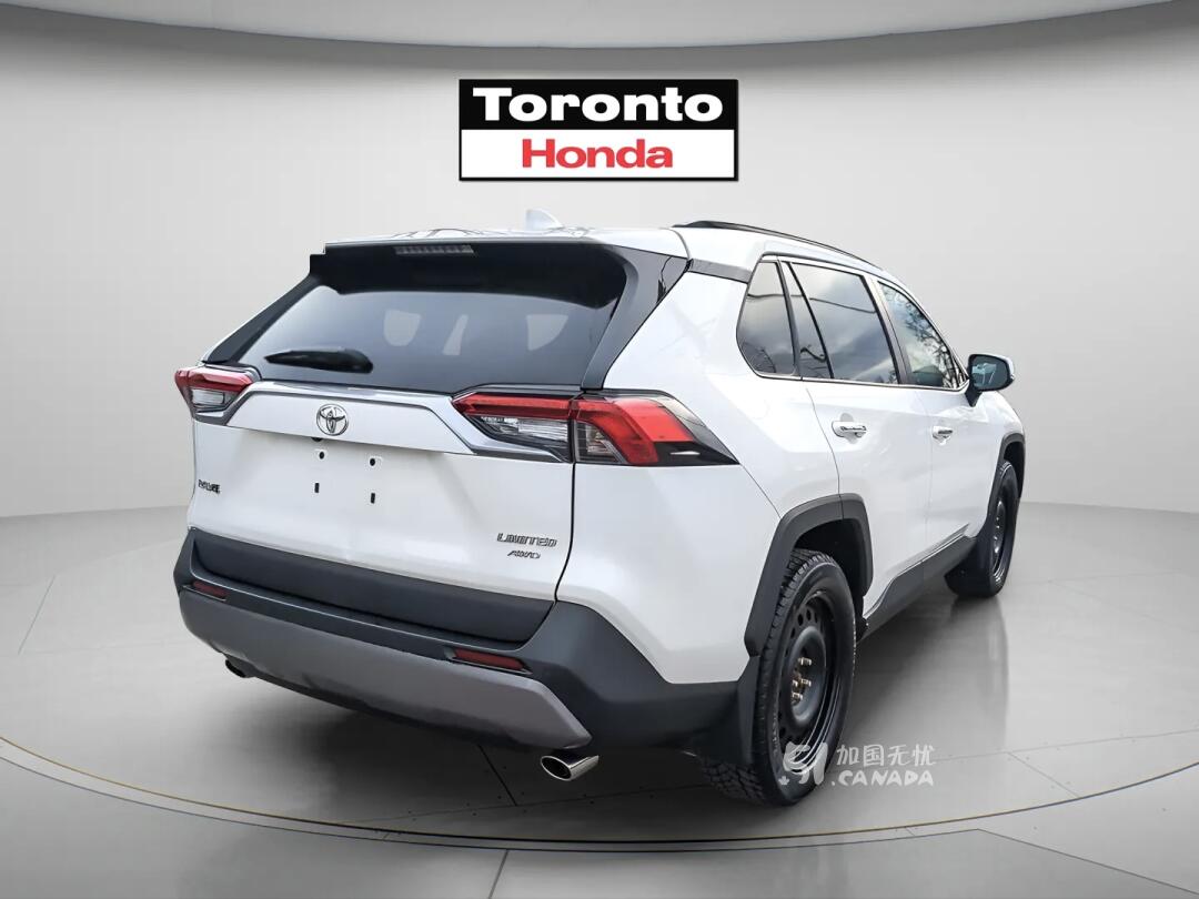 2020 Toyota RAV 4 view 4