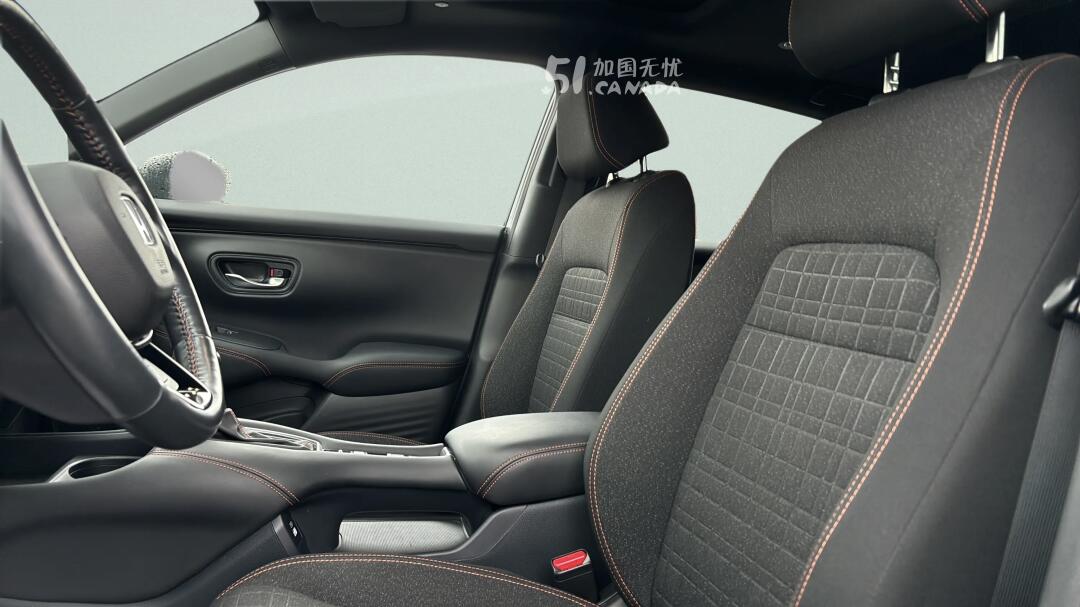 2023 Honda HR-V view 5