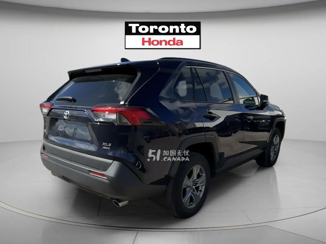 2023 Honda HR-V view 3