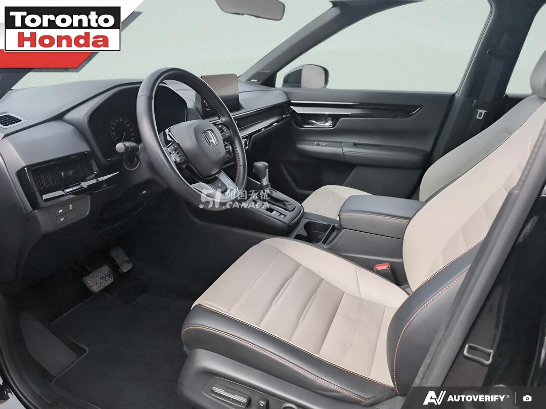 2025 Honda CR-V view 5