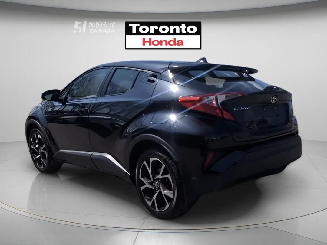 2021 Toyota C-HR view 3