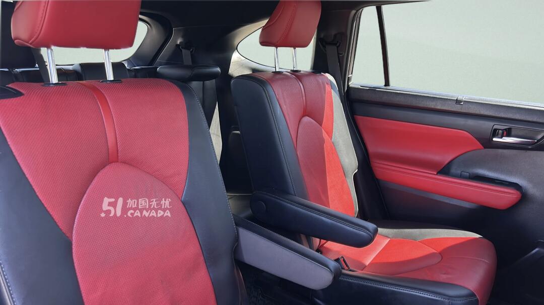 2021 Toyota Highlander view 8