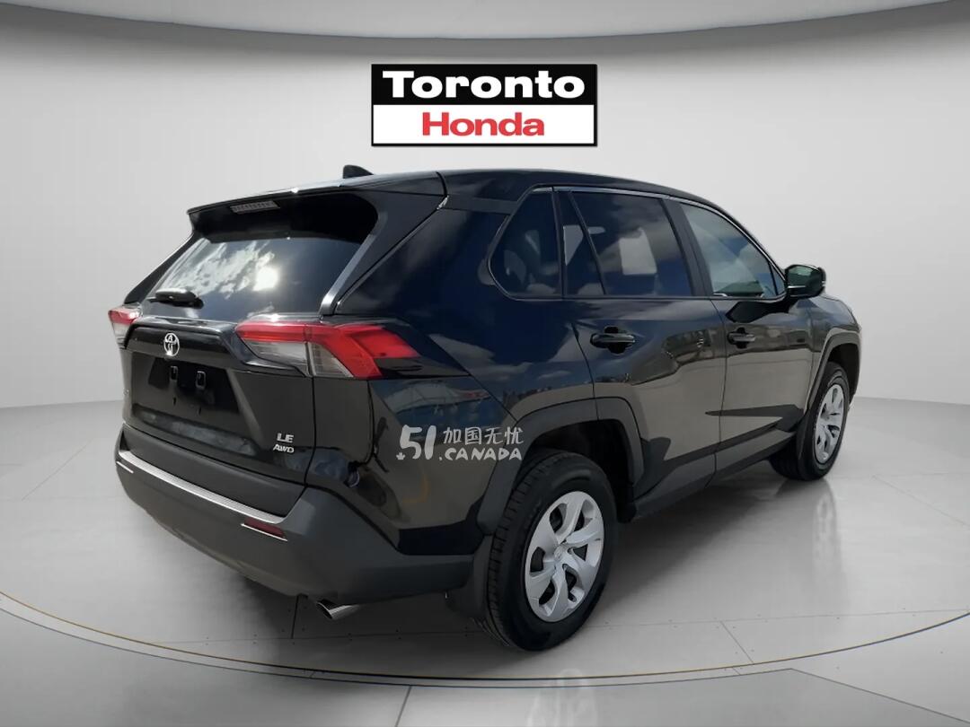 2024 Toyota RAV 4 view 3