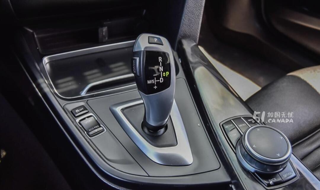 2018 BMW 3 Series view 3
