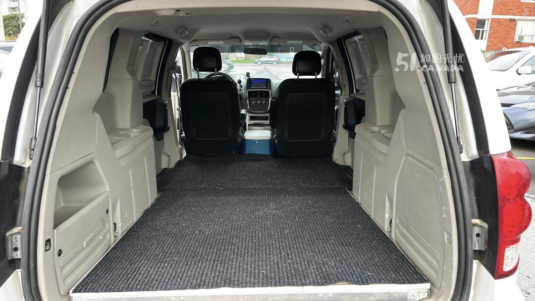 2015 RAM Cargo view 8