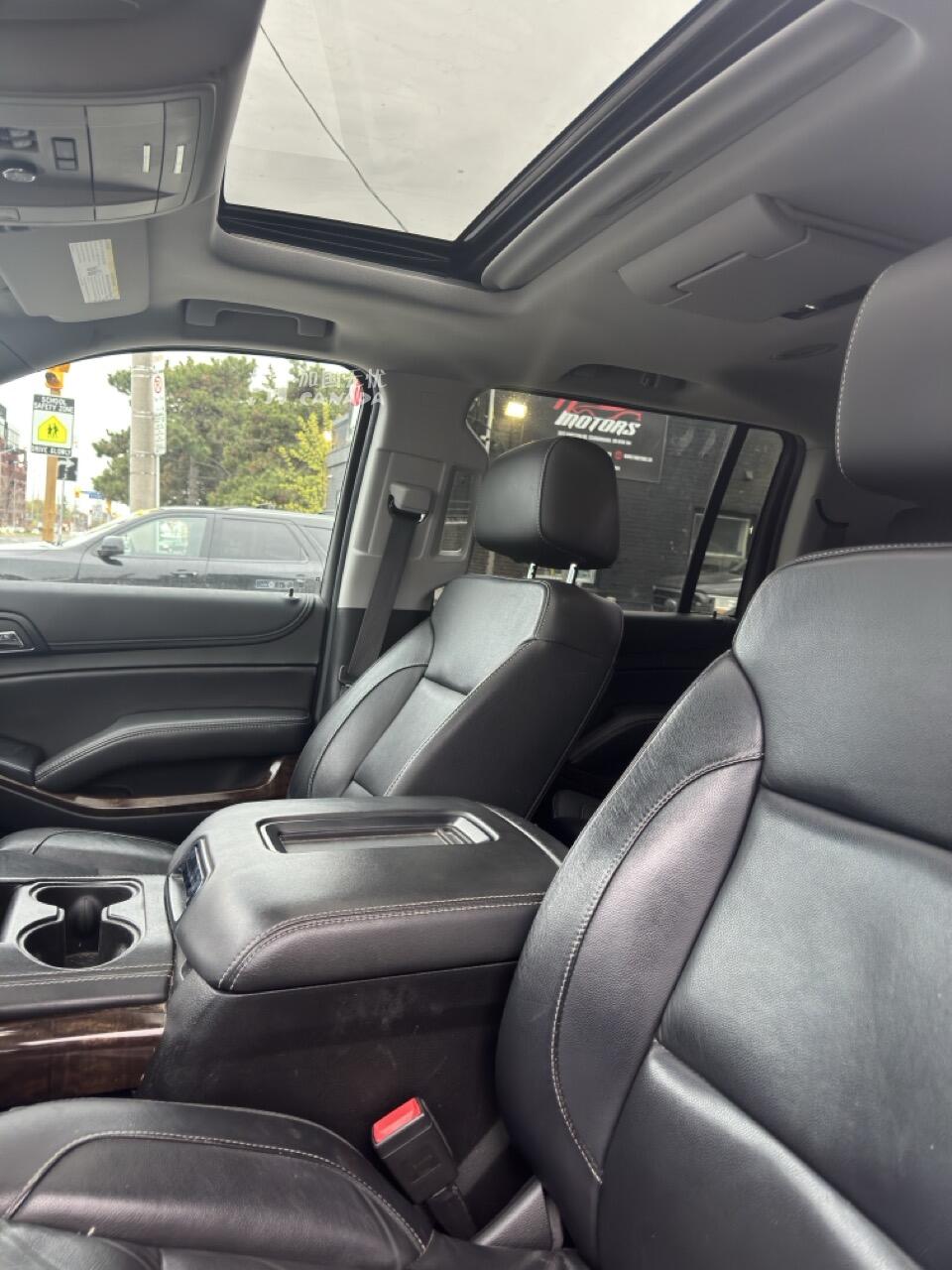 2018 Chevrolet Suburban view 5