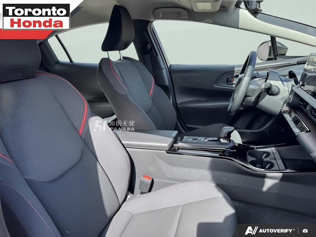 2025 Toyota Prius view 6