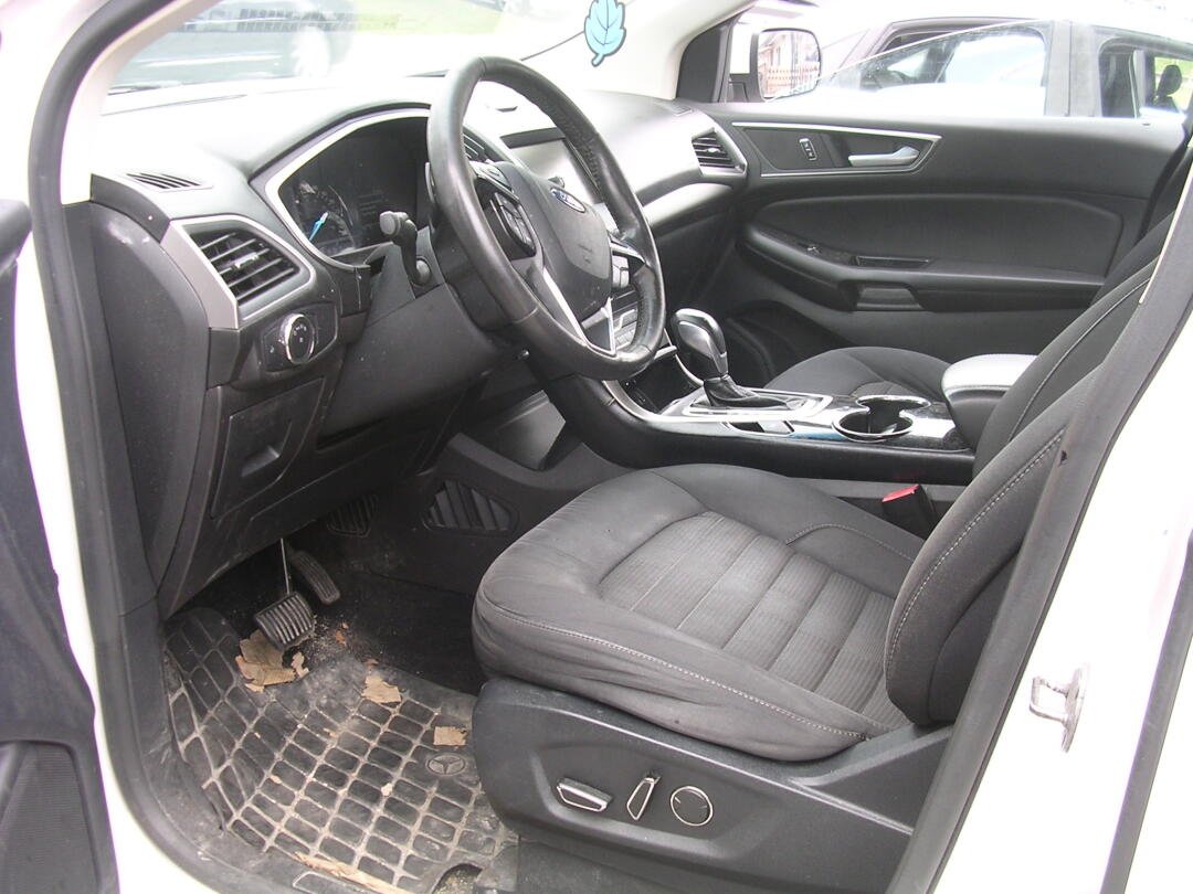 2015 Ford Edge view 6