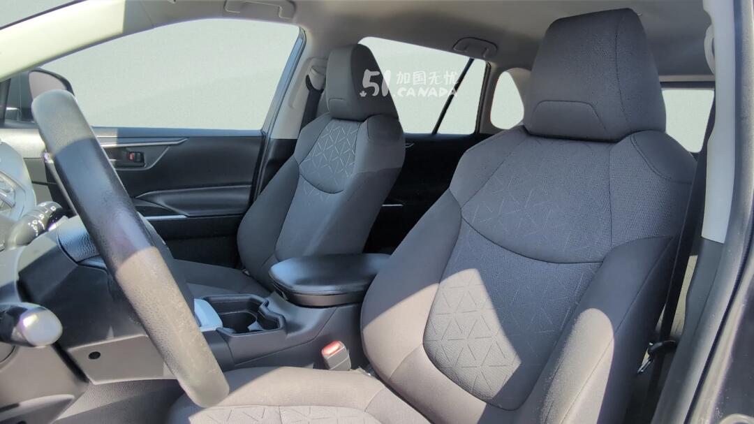 2021 Toyota RAV 4 view 6