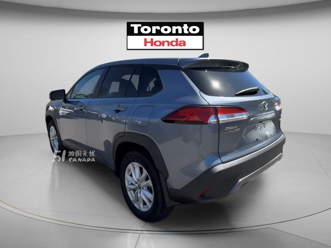 2022 Toyota Corolla view 4