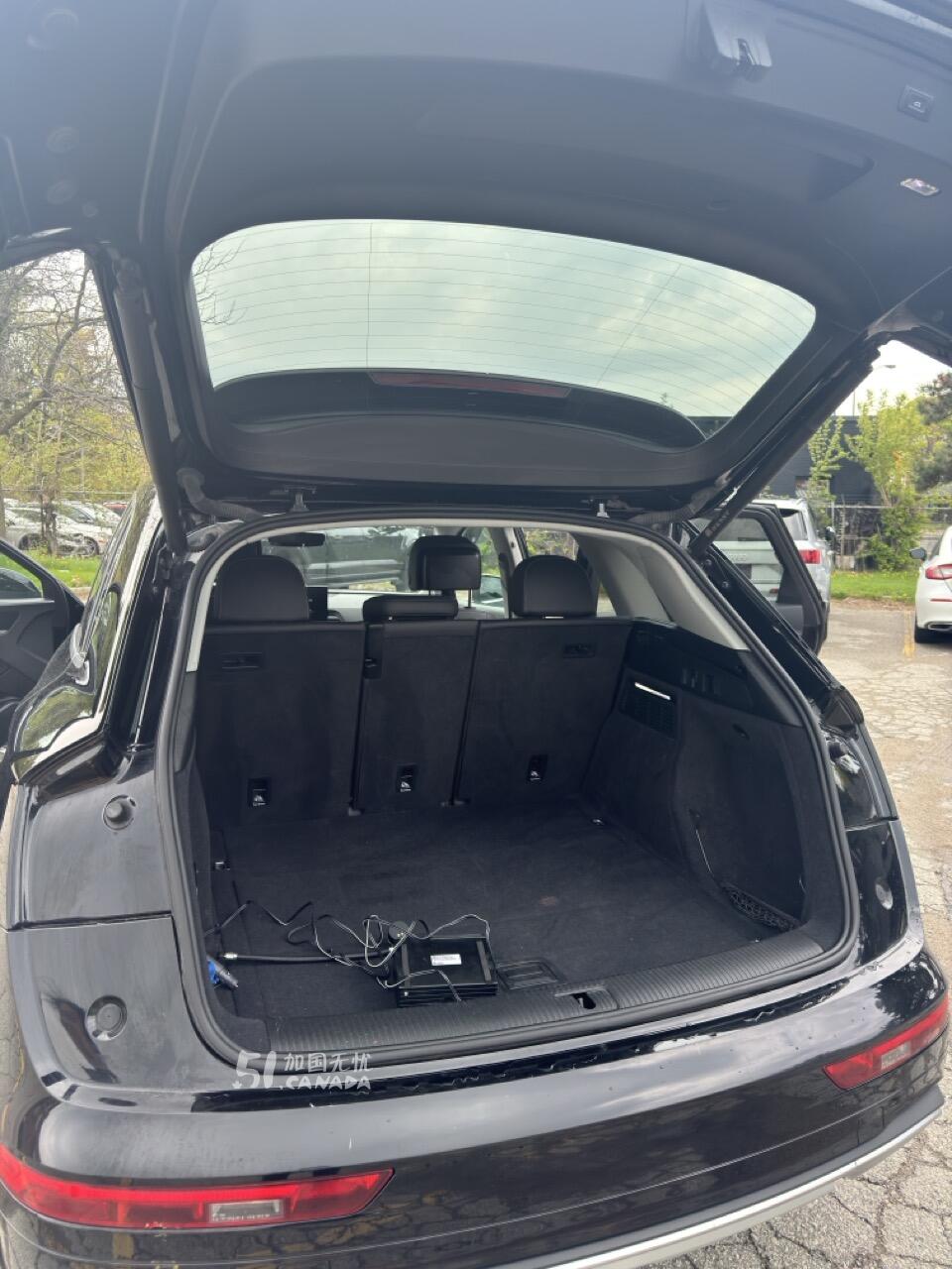 2021 Audi Q5 view 6