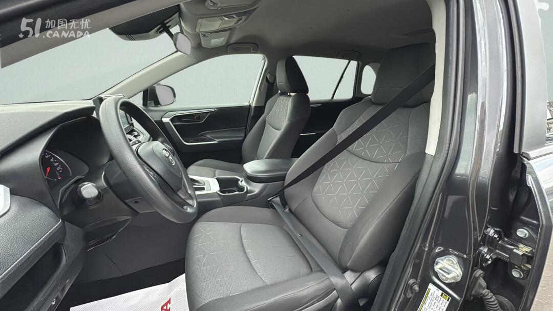2022 Toyota RAV 4 view 6