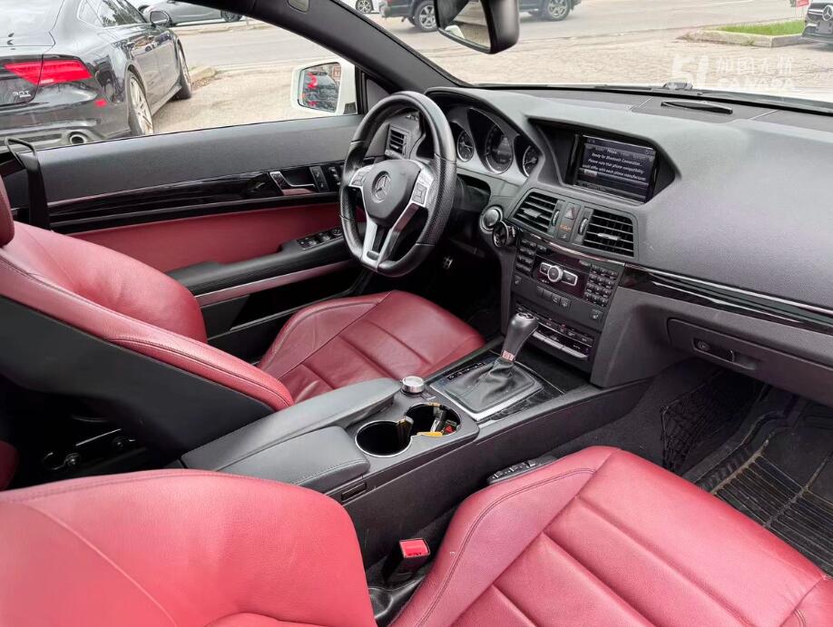 2013 Mercedes-Benz E-Class view 3