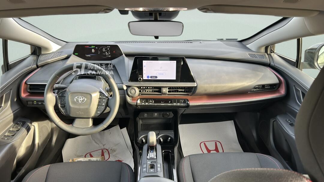 2025 Toyota Prius view 6
