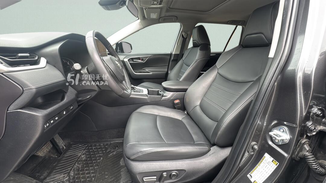 2025 Toyota RAV 4 view 6