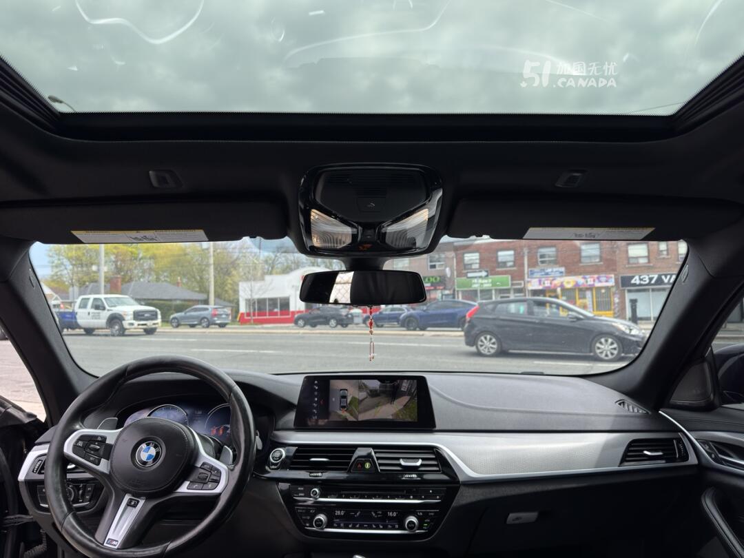 2017 BMW 5 Series view 9