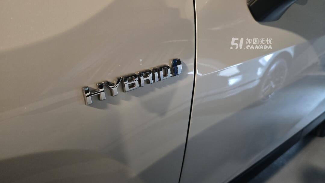 2021 Toyota RAV 4 view 3
