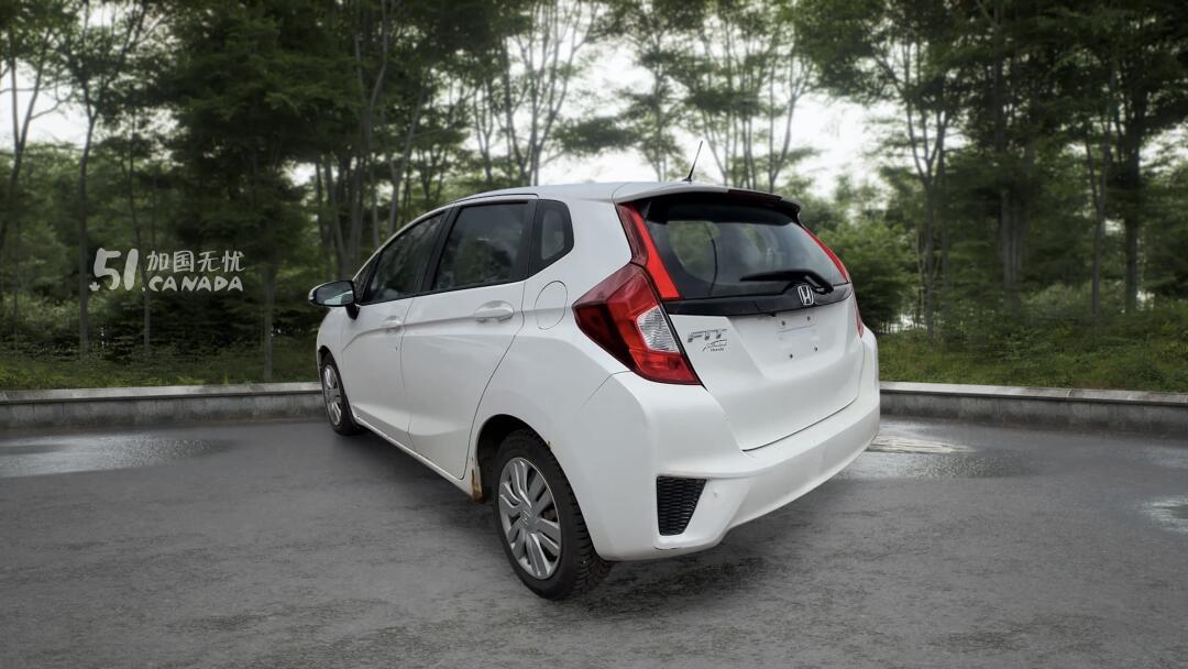 2015 Honda Fit view 4