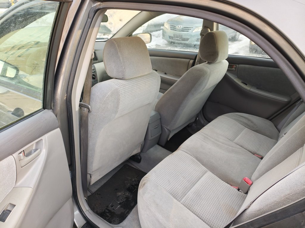 2006 Toyota Corolla view 9