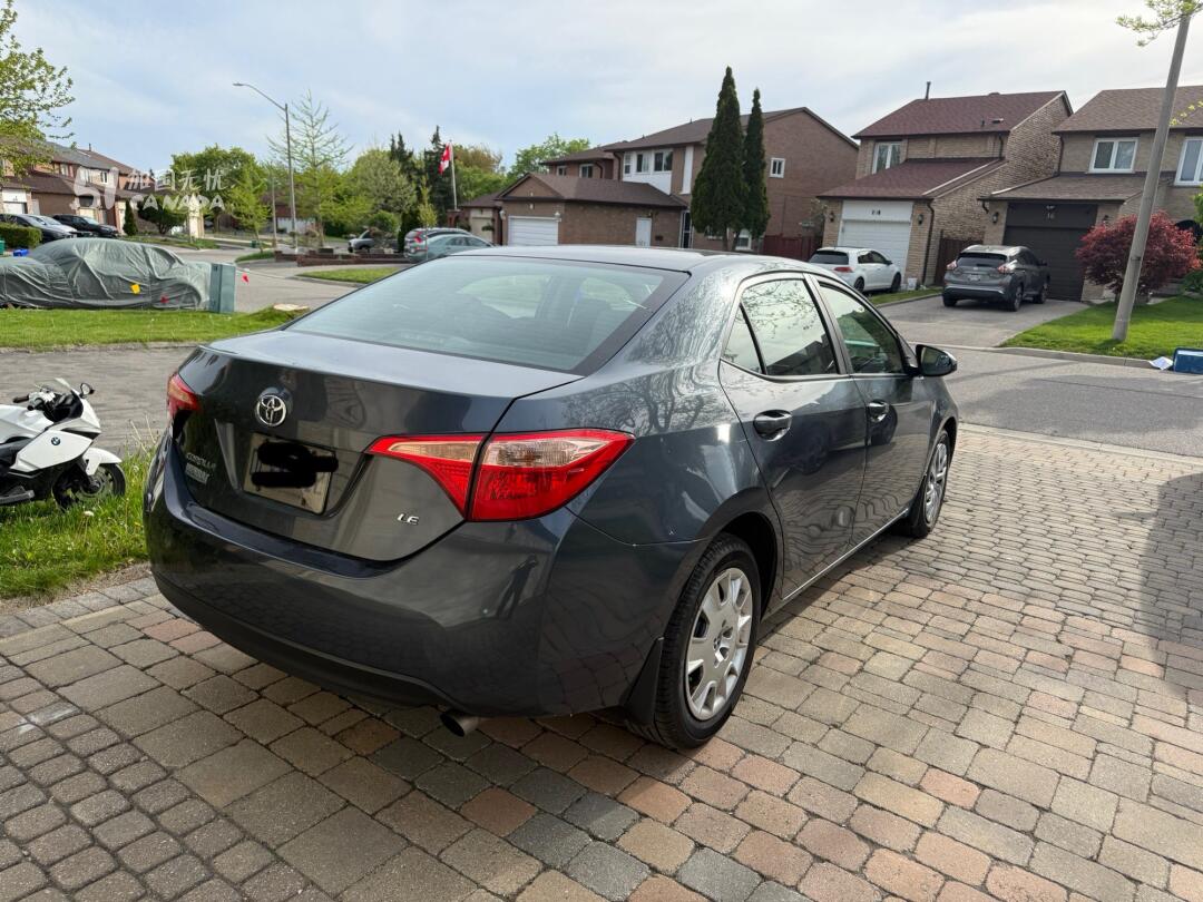 2017 Toyota Corolla view 3