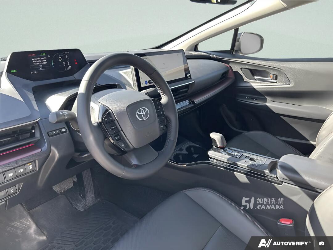 2025 Toyota Prius view 7