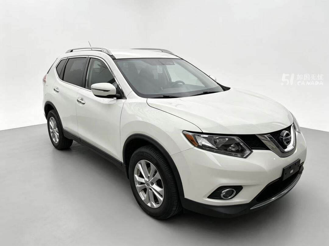 2016 Nissan Rogue view 3