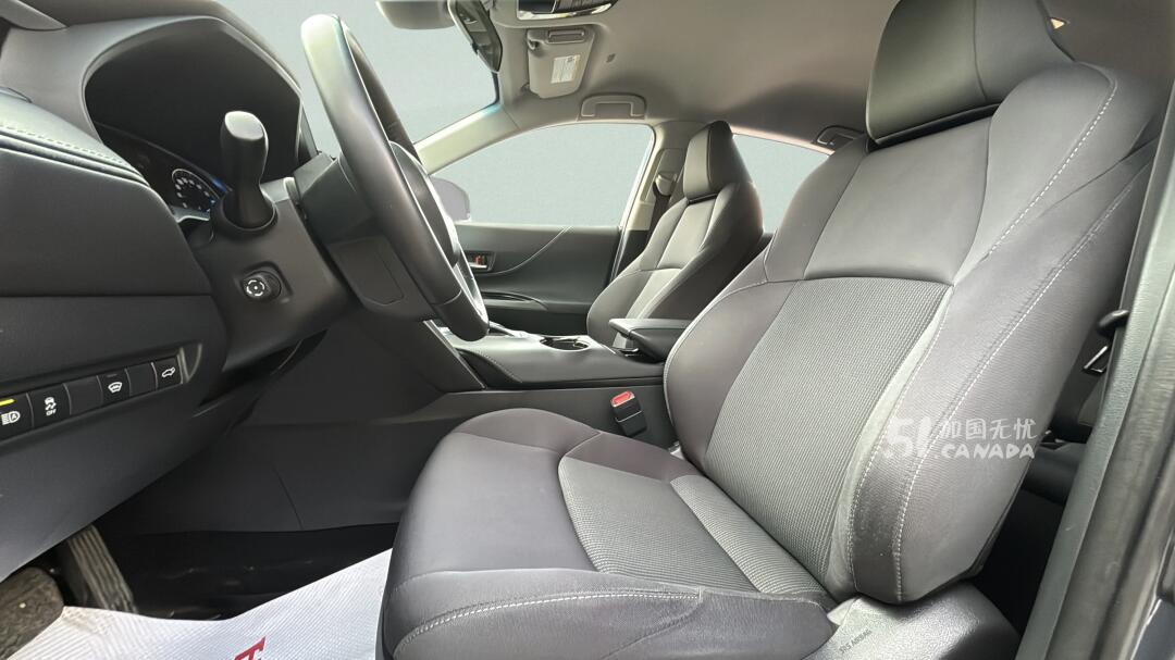 2023 Toyota Venza view 7