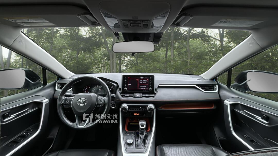 2019 Toyota RAV 4 view 5