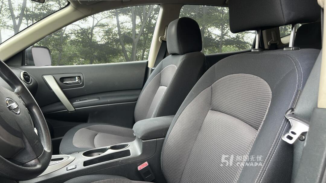 2010 Nissan Rogue view 7