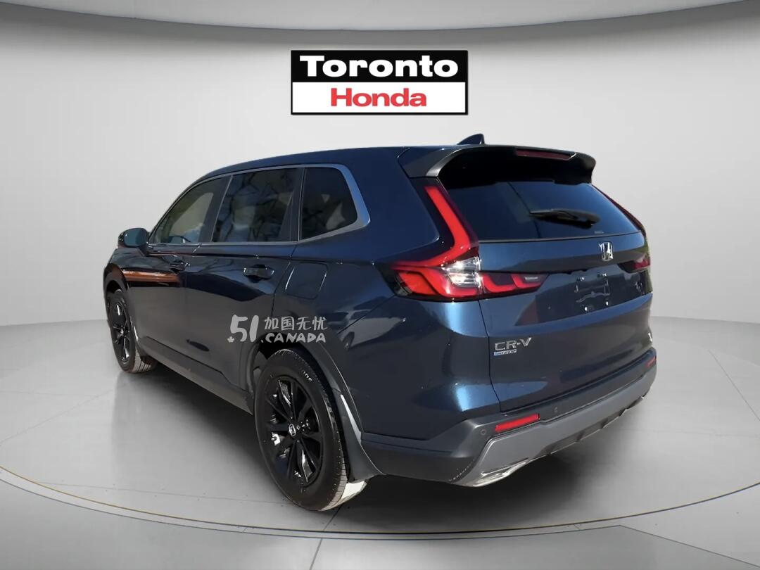 2025 Honda CR-V view 3