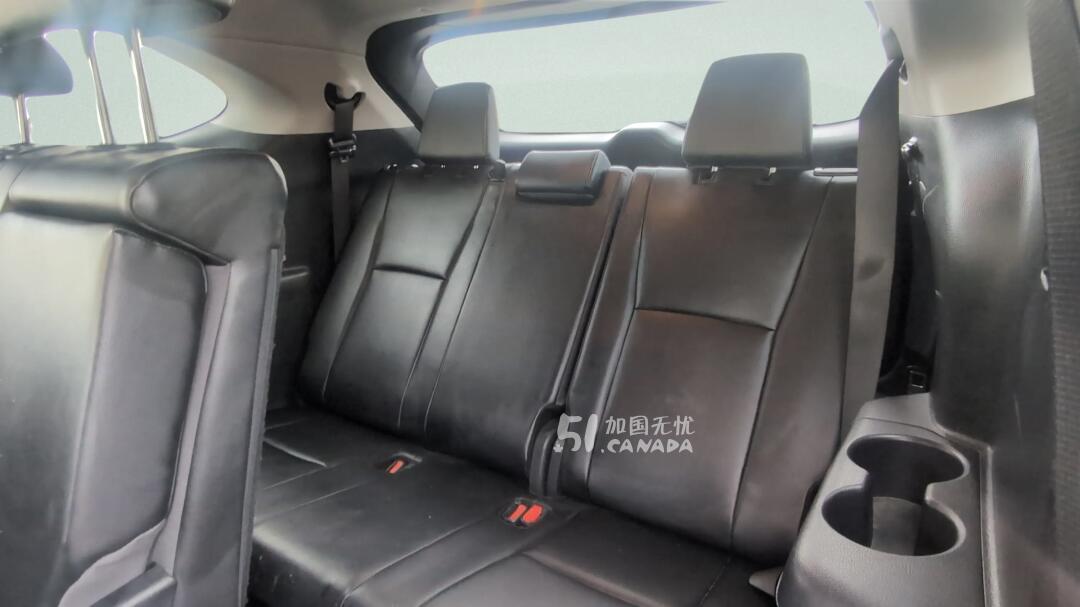 2024 Toyota Highlander view 8