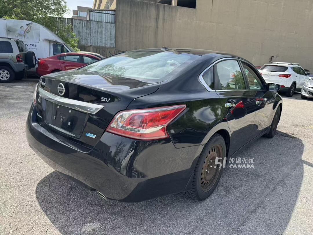 2013 Nissan Altima view 3