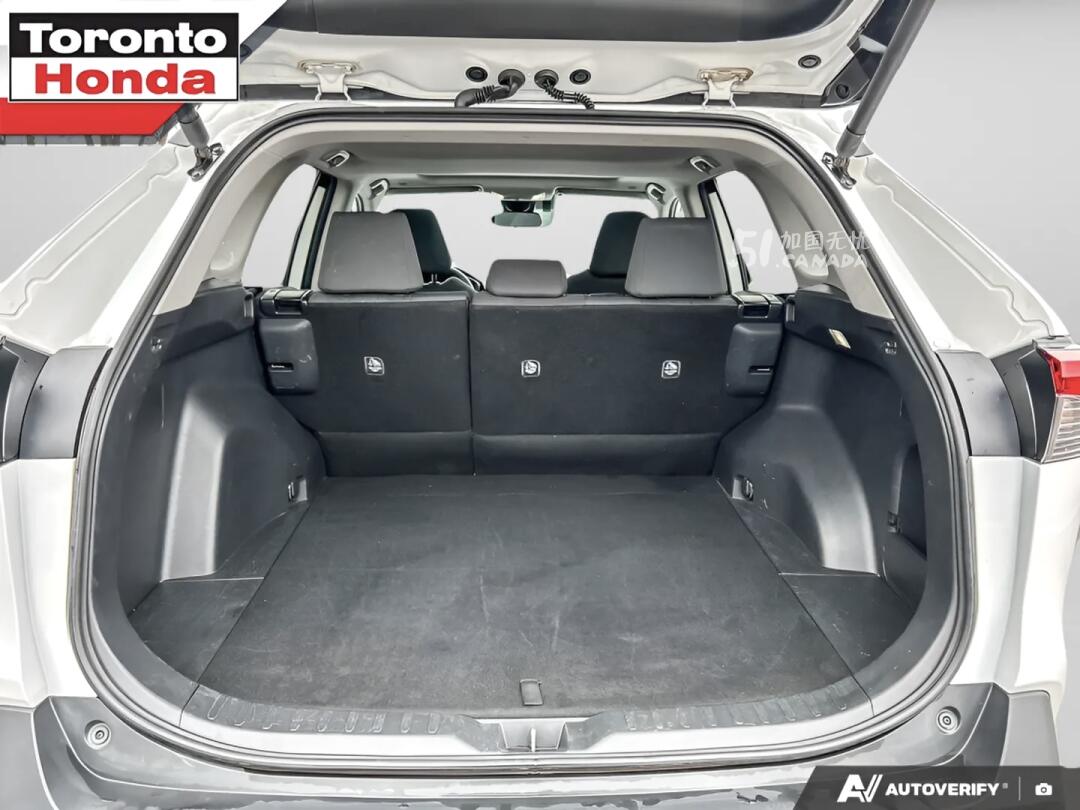 2024 Toyota RAV 4 view 10