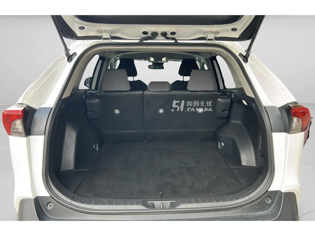 2024 Toyota RAV 4 view 9